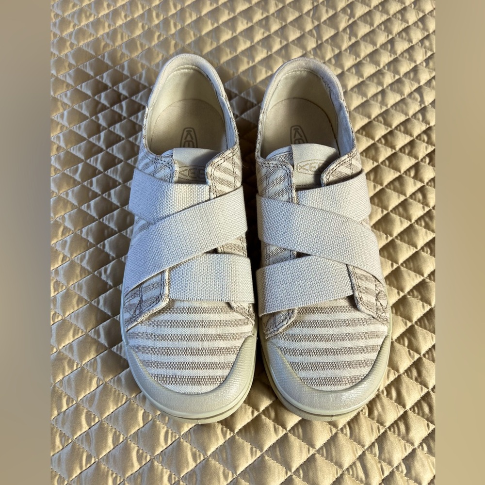 Keen Womens Slip-On Sneakers in Light Gray and White Stripes